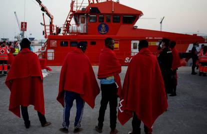 Španjolska primila oko 800 migranata, 14 nestalo u moru