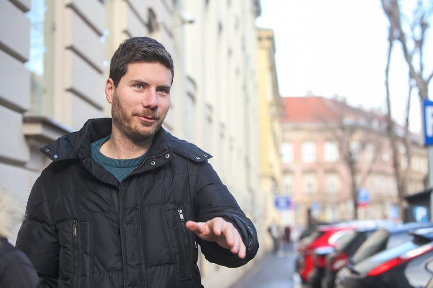 Zagreb: Ivan Pernar zbog prijave za nadrilijeÄniÅ¡tvo doÅ¡ao je dati iskaz u DORH