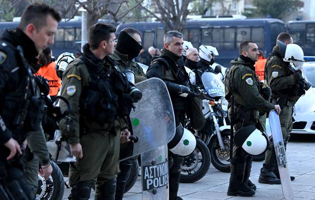 Solun: Policija ispred stadiona uoči početka utakmice PAOK i Dinamo u 1/8 finala UEFA Konferencijske lige