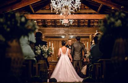 Makljaža na svadbi u Srbiji: Žena udarila mladu, izbila opća tučnjava, napali i članove Hitne