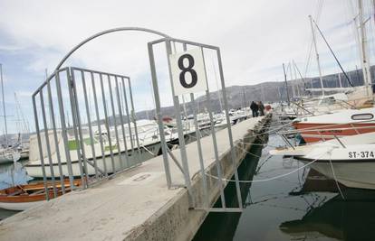Zadar: S čamca je skinuo i ukrao izvanbrodski motor
