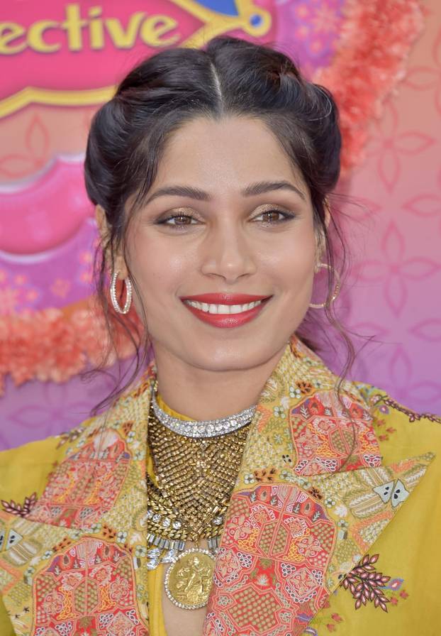 Glumica Freida Pinto rodila sin?i?a Rumi-Ray na ro?endan svog supruga