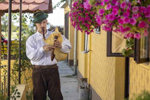 Komletinci: Obitelj Čelebić njeguje stare slavonske običaje