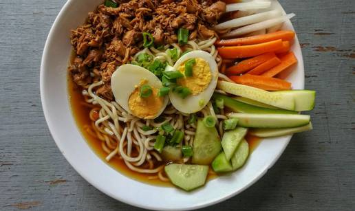 Brz i jednostavan recept za domaći vegetarijanski ramen