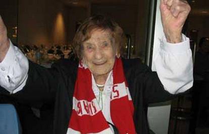 Baka sa 107 godina vodi svoj blog na internetu