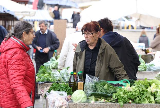 Šibenik: Ponuda na šibenskoj tržnici
