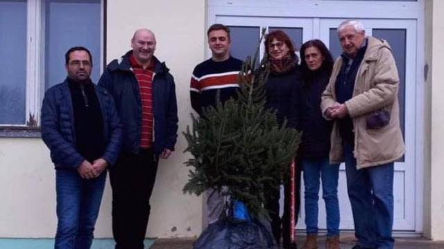 Nisu našli manji: Bjelovarskim školarcima HNS darovao borić