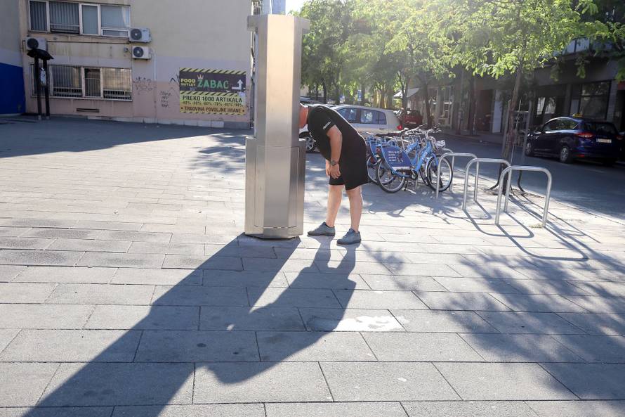 Zagreb: Na Kvaternikovom trgu postavljena javna česma