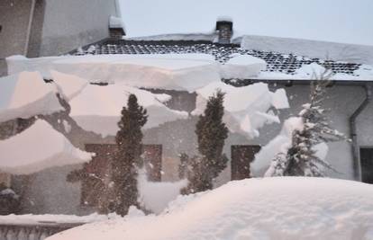 'Lavina' u Zagrebu: S krova je pao snijeg uz glasni prasak