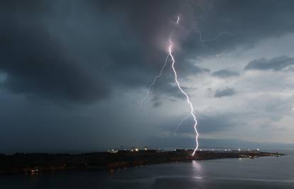 Izdali žuto upozorenje: Stiže nova grmljavina i obilna kiša...