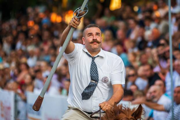 Sinj  - Odrzana  Bara Prva trka 309 Sinjske Alke. 