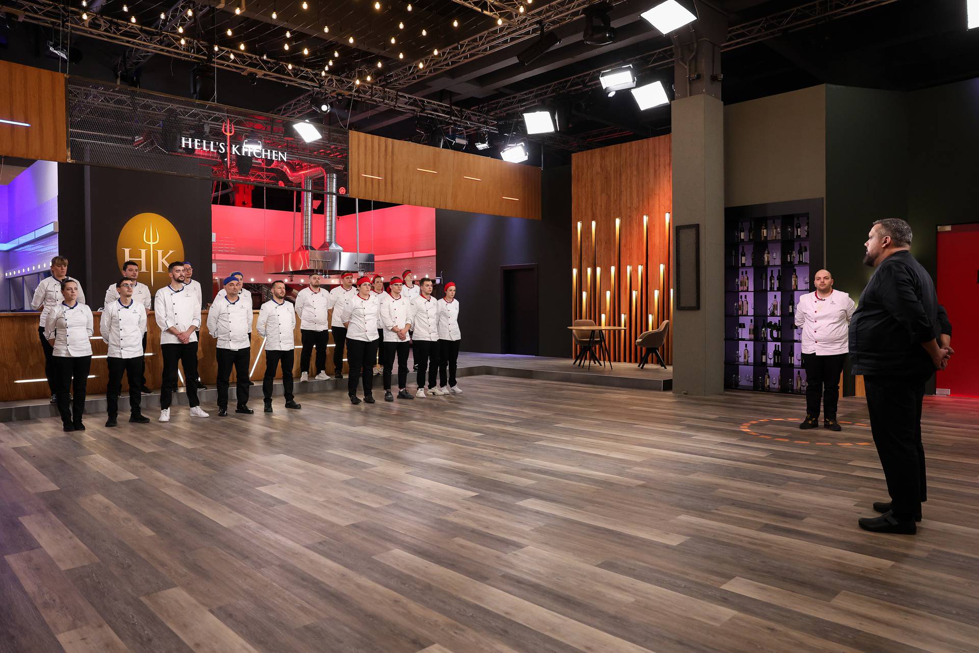 Gretić otjerao oba tima tijekom večere, a Dragomir prvi ispao iz 'Hell's Kitchen': Ovo je  moj kraj!