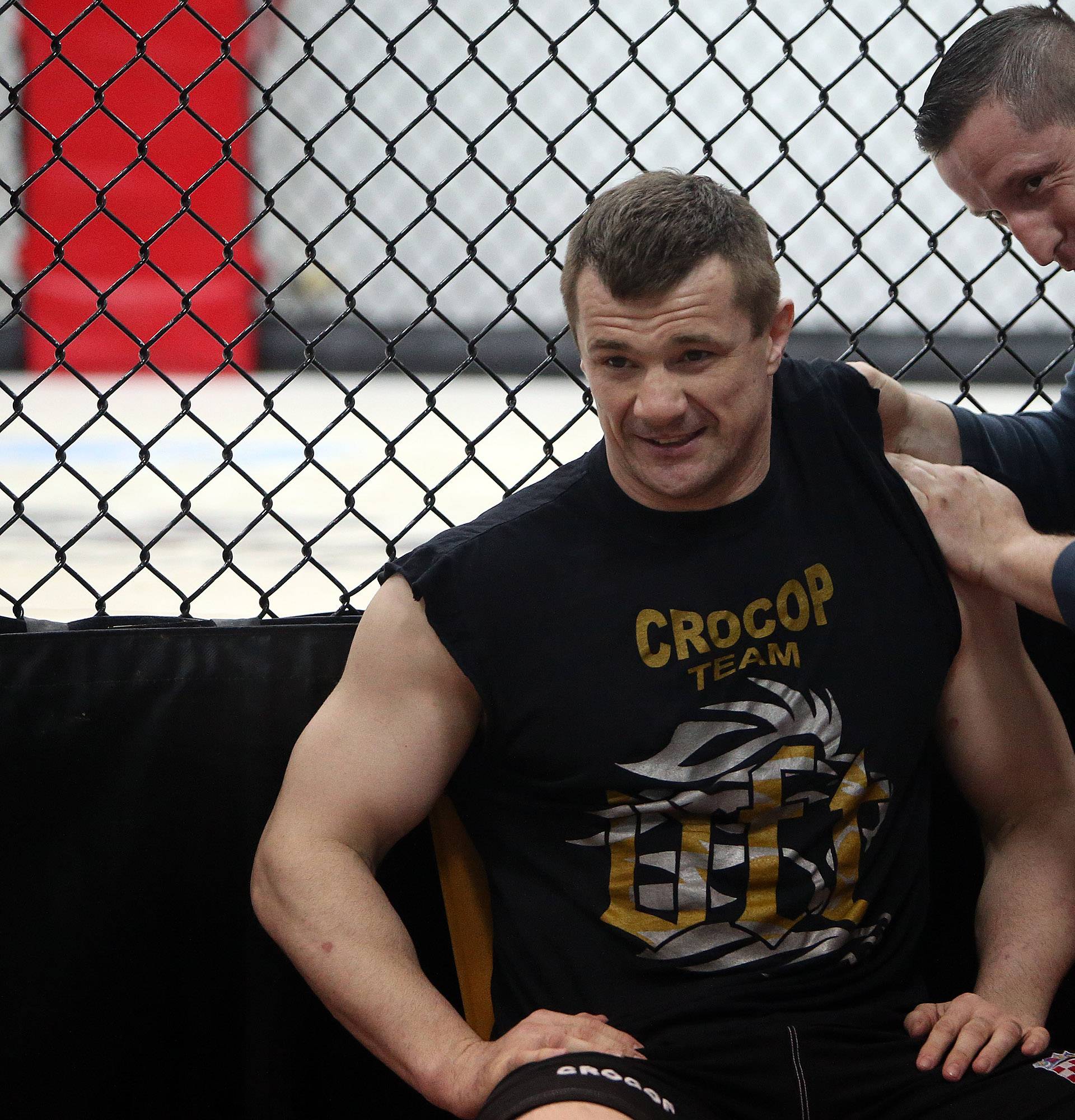 Cro Cop: 'Dvojica su me odbila. Žao im prebiti gospodina u 44.'