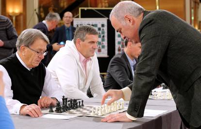 Ćirina taktika nije uspjela: Gari Kasparov pomeo sve izazivače