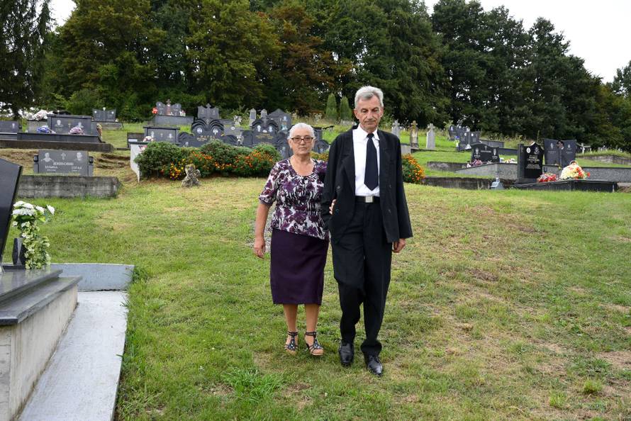 Ziher je ziher! Još dok su živi napravili su sami sebi karmine