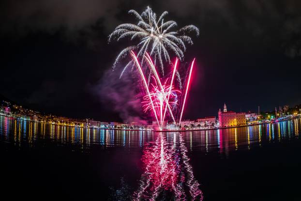 Split: Vatromet povodom proslave Sv Dujma, zaštitnika grada Splita