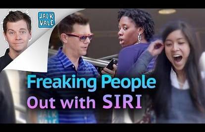 Izbezumio prolaznike svojim nezgodnim pitanjima za Siri