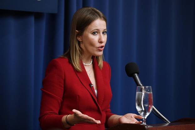 Ruska predsjedni?ka kandidatkinja Ksenia Sobchak održala konferenciju u Washingtonu