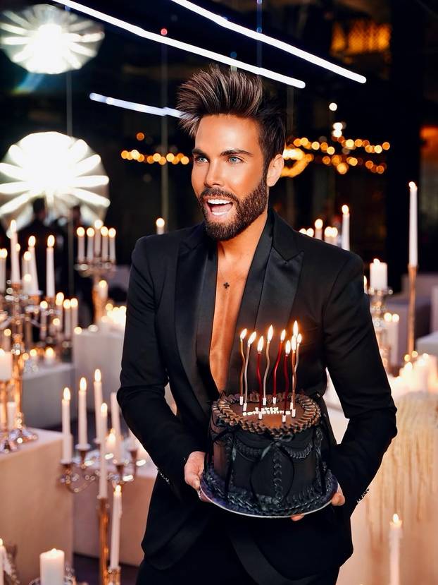 FOTO Evo koje zvijezde su išle 'pod nož' te se ne srame o tome pričati: 'Nisam bila zadovoljna'