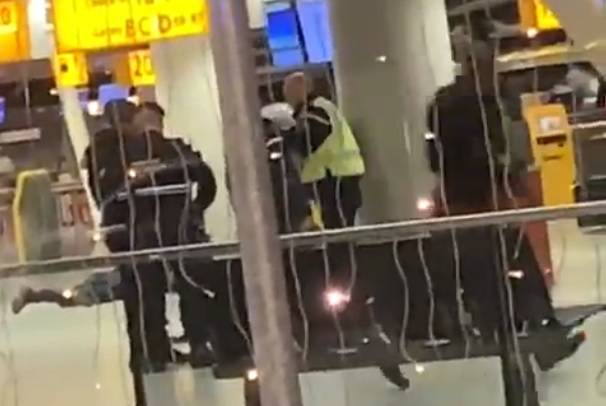 Evakuirali Schiphol: Prijetio da ima bombu, brzo ga savladali