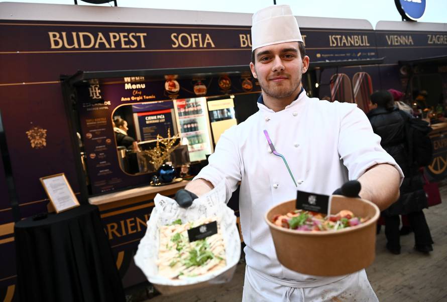 Veliki gastro vodič po Adventu u Zagrebu: Evo gdje pojesti dobre fritule i kobasice i za koji novac