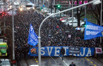 Dinamovci na terenu, Boysi na ulici: Svetinja nije na prodaju!