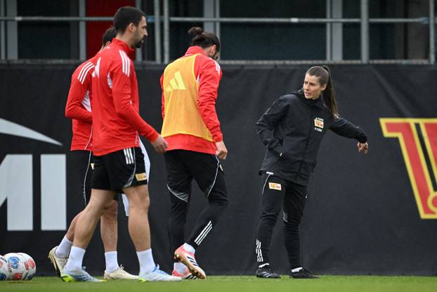 1. FC Union Berlin Training -  Interim coach Marie-Louise Eta leads training session