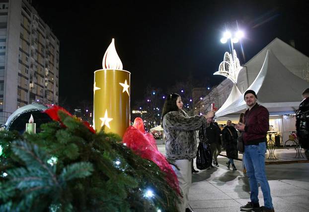 FOTO Čarolija Adventa: Diljem Hrvatske zablistali su gradovi, pogledajte prekrasnu atmosferu