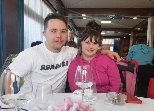 storyeditor/2025-03-20/images-2024-12-tonia-i-njezin-decko__1_.jpg