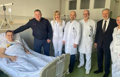 Zapovjednik Tucaković posjetio ozlijeđenog vatrogasca: 'Slijedi sedam mjeseci oporavka sada'