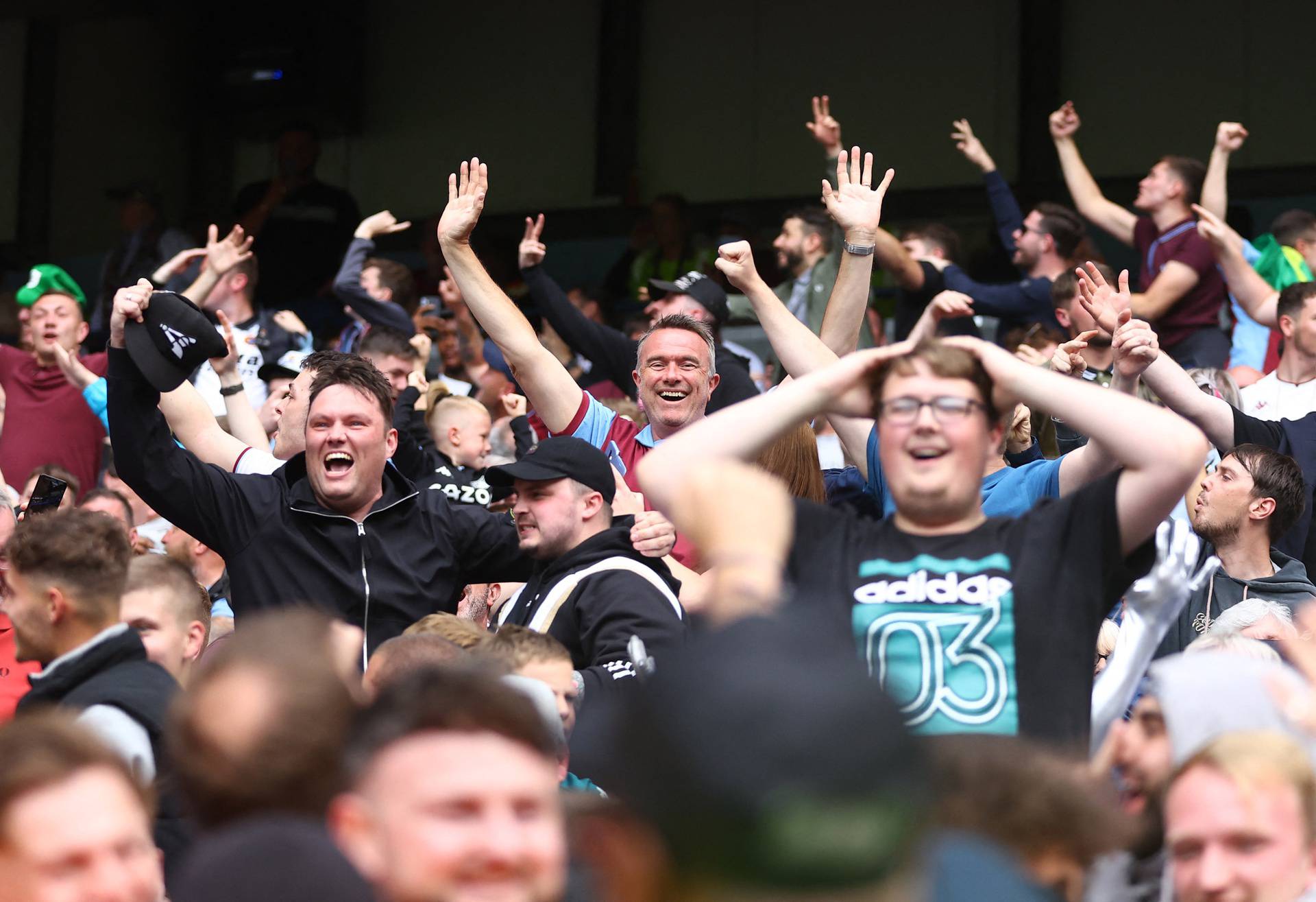 Premier League - Manchester City v Aston Villa