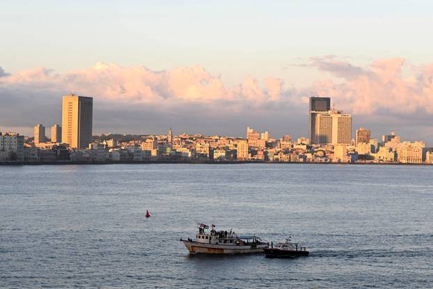 Flotilla carrying humanitarian aid arrives in Cuba