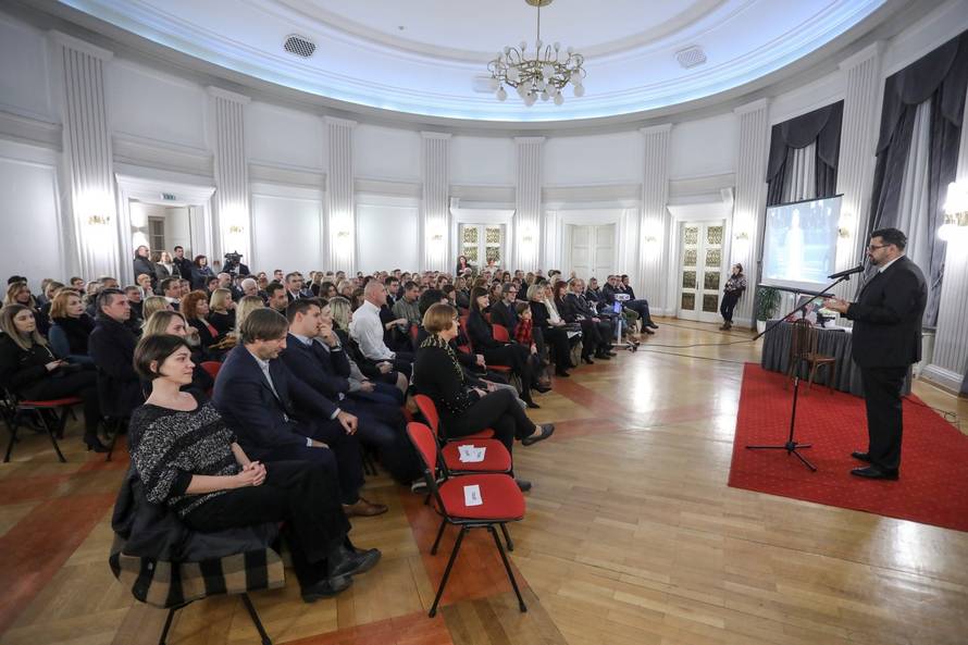 Zagreb: Komemoracija za preminulog novinara i redatelja Matiju Vukšića