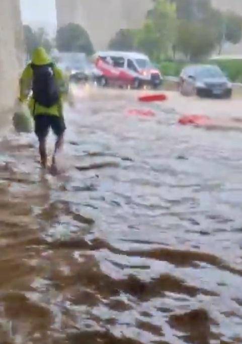 VIDEO Zračna luka u Španjolskoj pod vodom: Kiša je lijevala kroz krov, avioni su bili preusmjereni