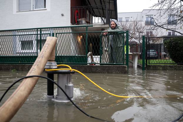 Zagreb: Poplavljena Horvatova ulica u naselju Sveta Klara
