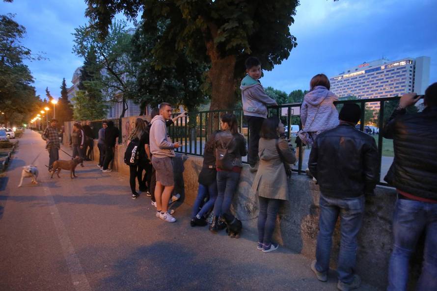 Snimanje filma The Hitman's Wife's Bodyguard na igralistu iza muzeja Mimara