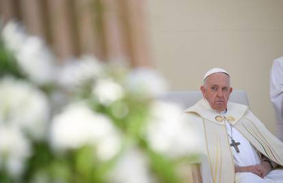 Papa Franjo zatvorio susret mladih u Portugalu: 'San mi je mir u svijetu, molite za mir'