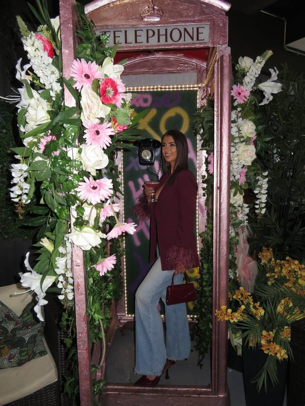 FOTO Zbog fatalne ljepotice je premierligaš dobio nove fanove