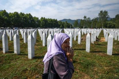 Obitelji ubijenih u Srebrenici prisjećaju se svojih najmilijih