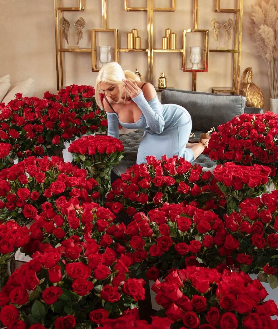 Karleuša objavila video Tošića s ružama, Duško do prije tjedan dana imao zabranu prilaska