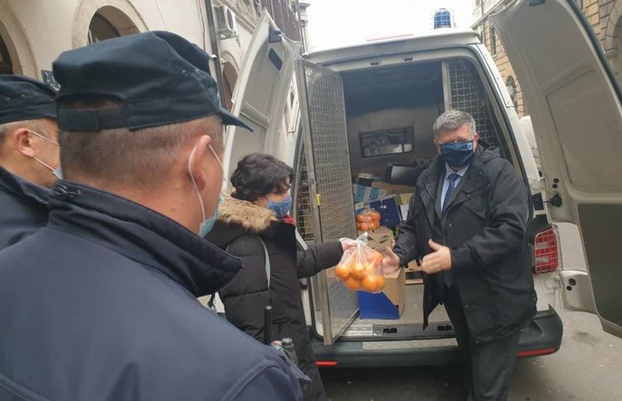 Policajci su za Božić darovali dom za žrtve obiteljskog nasilja