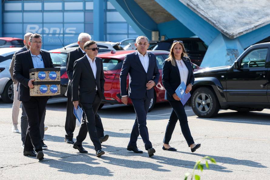 Ivica Lovrić predao potpise za kandidaturu za gradonačelnika Zagreba