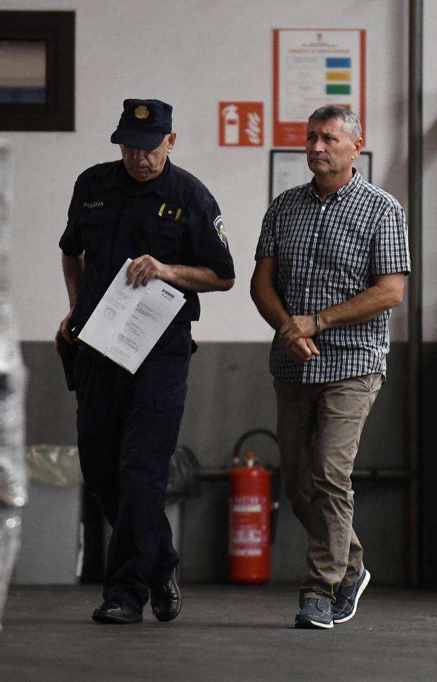 Zagreb: Privođenje uhićenih u Hrvatskim šumama