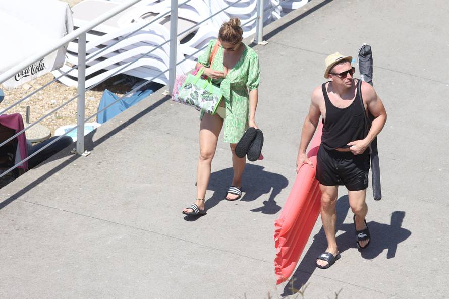 Rijeka: Građani osvježenje od vrućina i sparine potražili na plaži Ploče