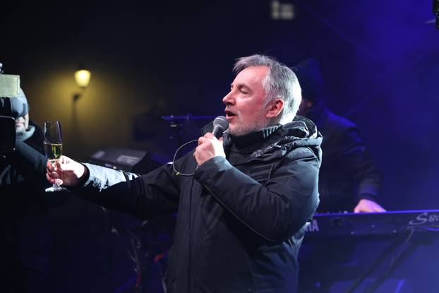 Osječani i njihovi gosti u novu 2026. godinu ušli su uz zvukove legendarnog Miroslava Škore