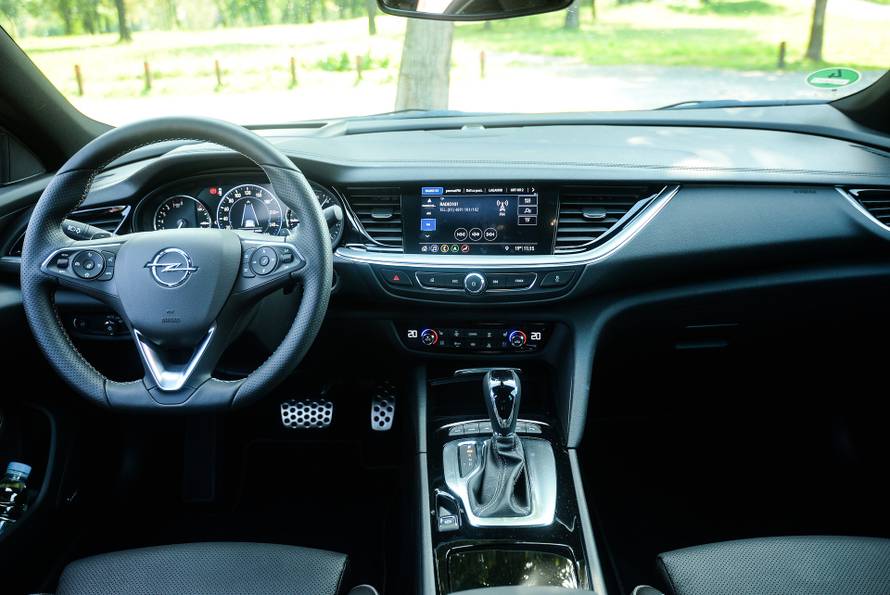 Redizajnirana Opel Insignia: Mnogo novosti ispod karoserije