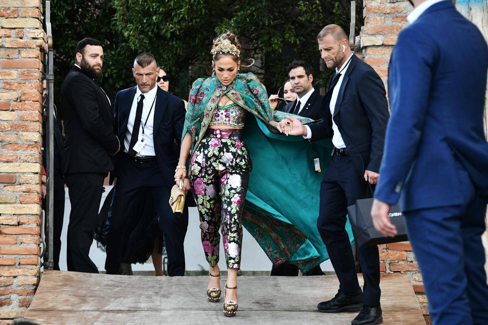 Venice, Dolce & Gabbana event - Jennifer Lopez leaves the Hotel San Clemente and arrives at the fashion show in Piazza San Marco