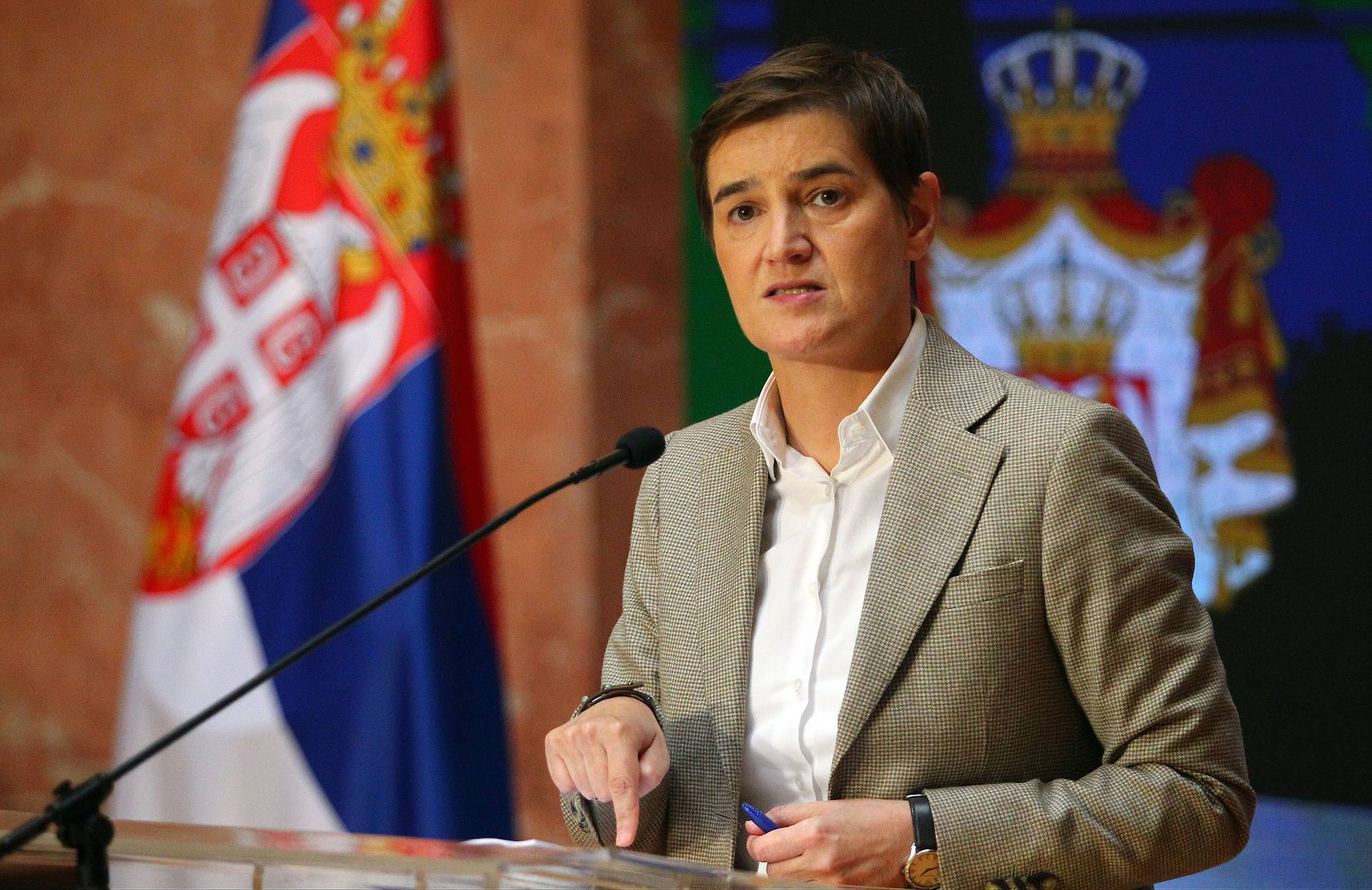 Beograd: Ana Brnabić održala je konferenciju za medije uoči sjednice Skupštine Srbije na kojoj se raspravlja o istraživanju litija