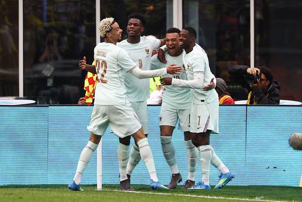 Soccer: International Mens Friendly-Brazil at France