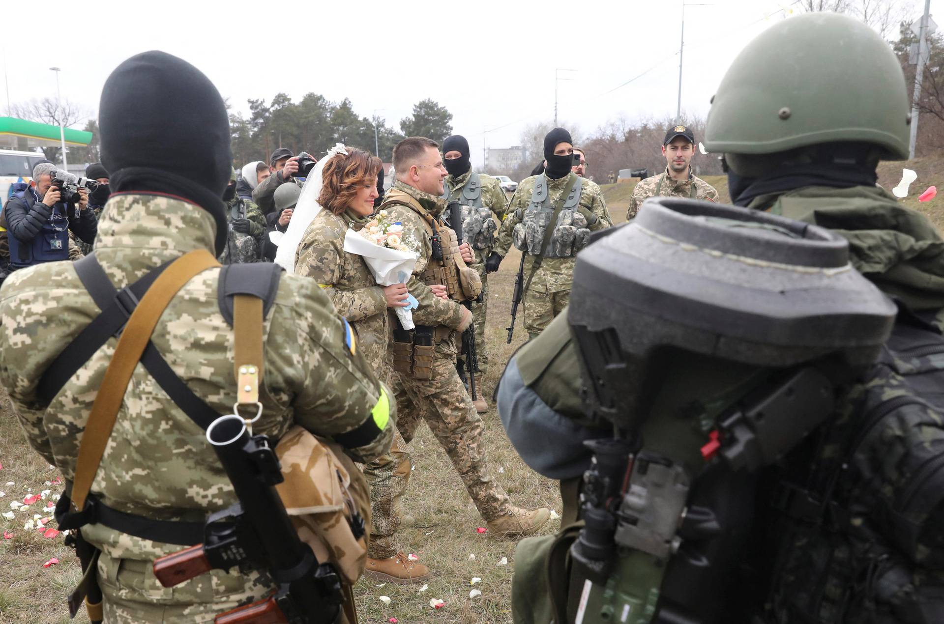 Members of the Ukrainian Territorial Defence Forces got married in Kyiv